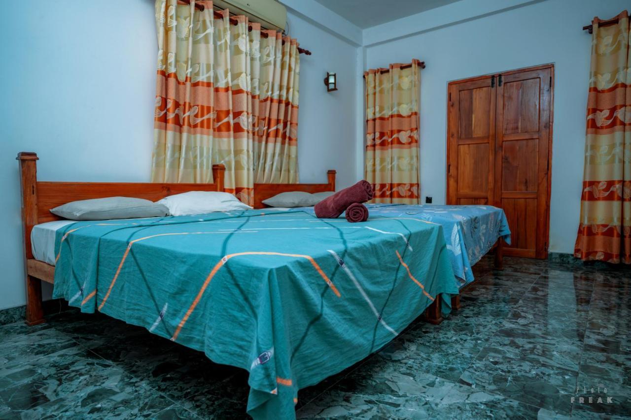 Hotel Athina & Restaurant Chilaw Esterno foto