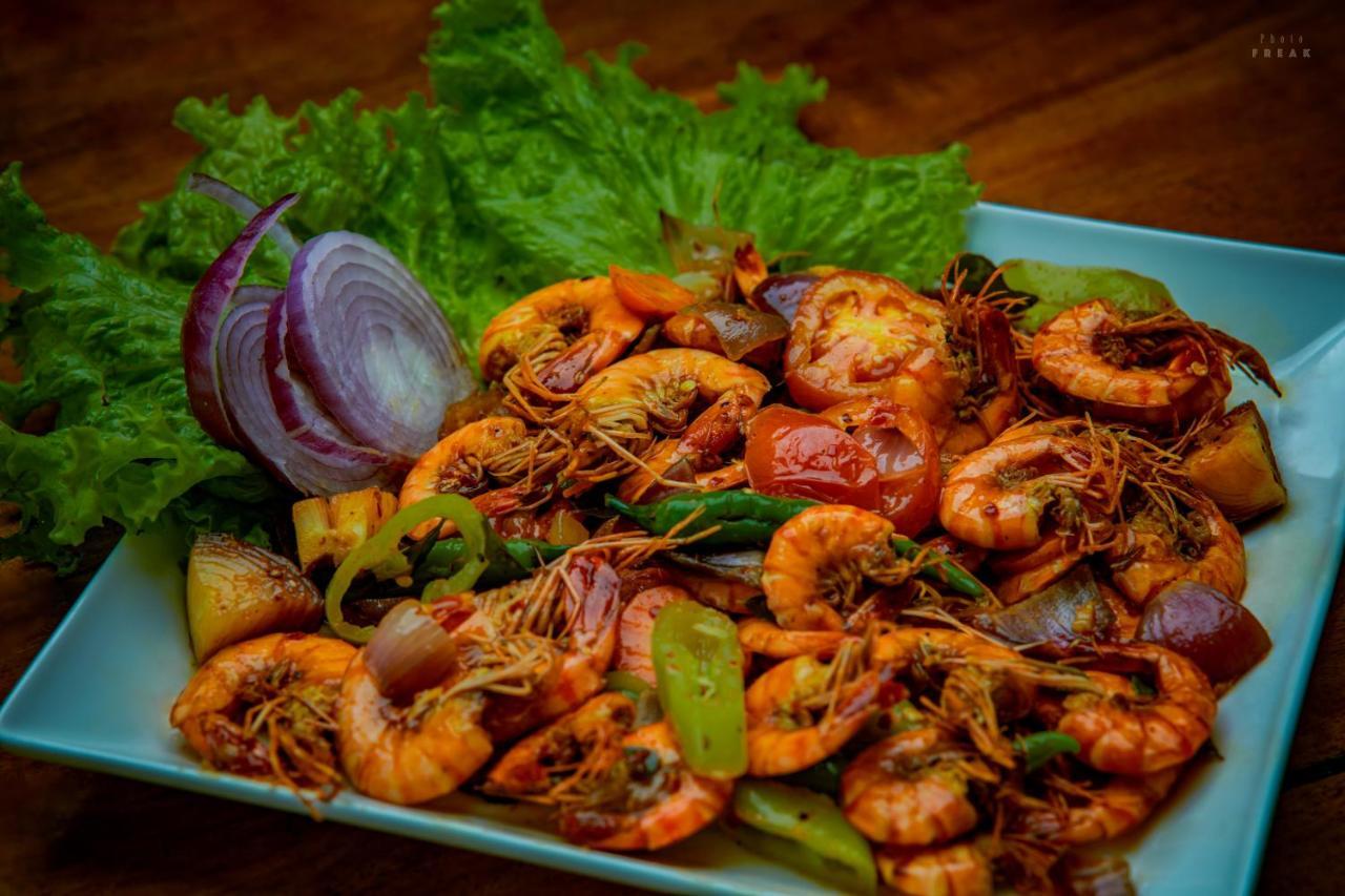 Hotel Athina & Restaurant Chilaw Esterno foto
