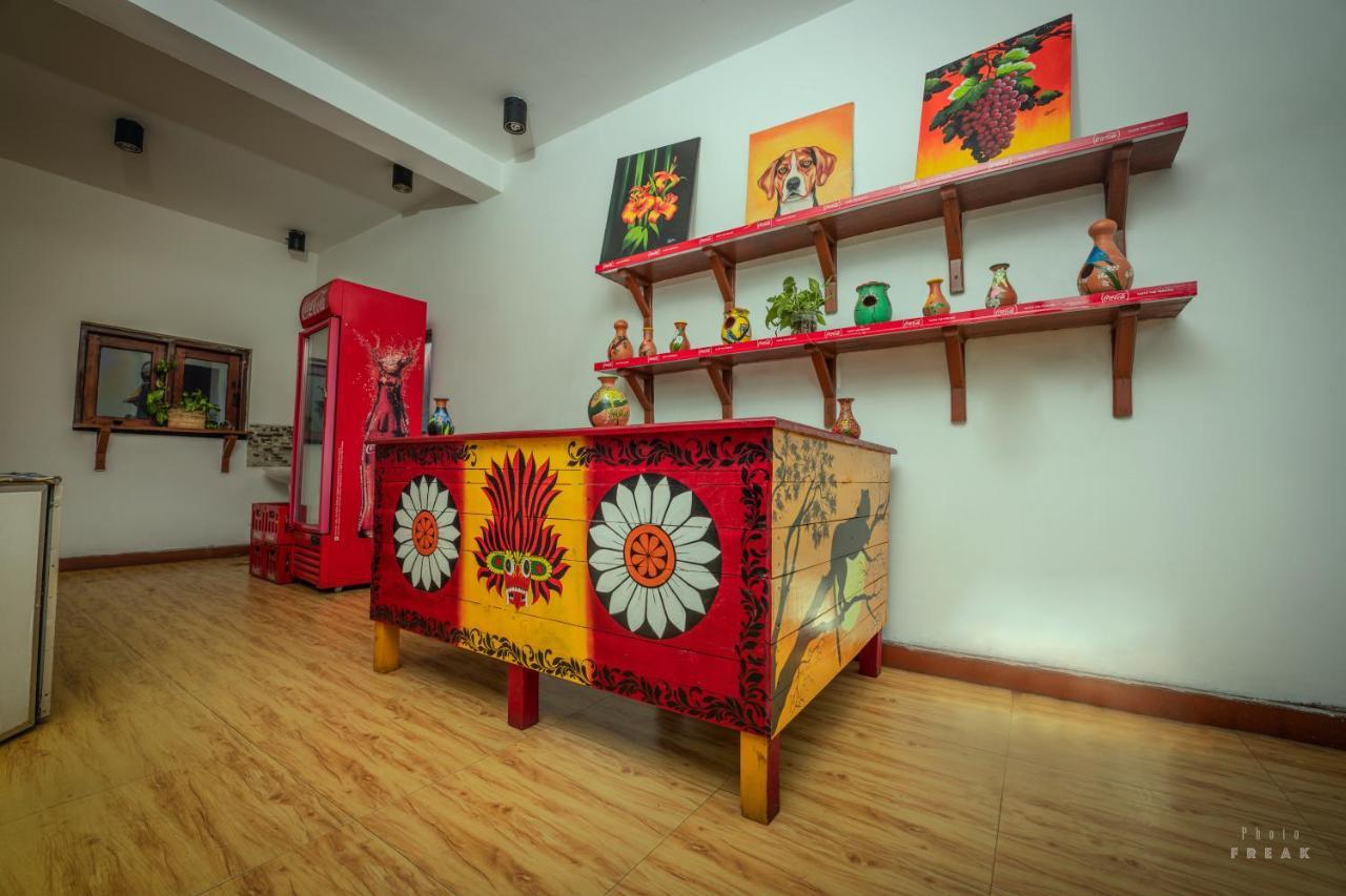 Hotel Athina & Restaurant Chilaw Esterno foto