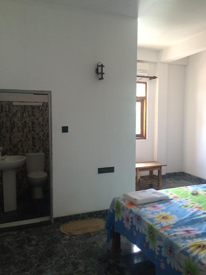 Hotel Athina & Restaurant Chilaw Esterno foto