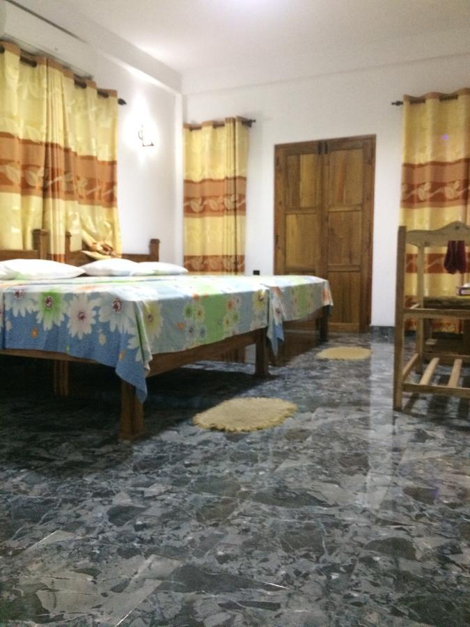 Hotel Athina & Restaurant Chilaw Esterno foto
