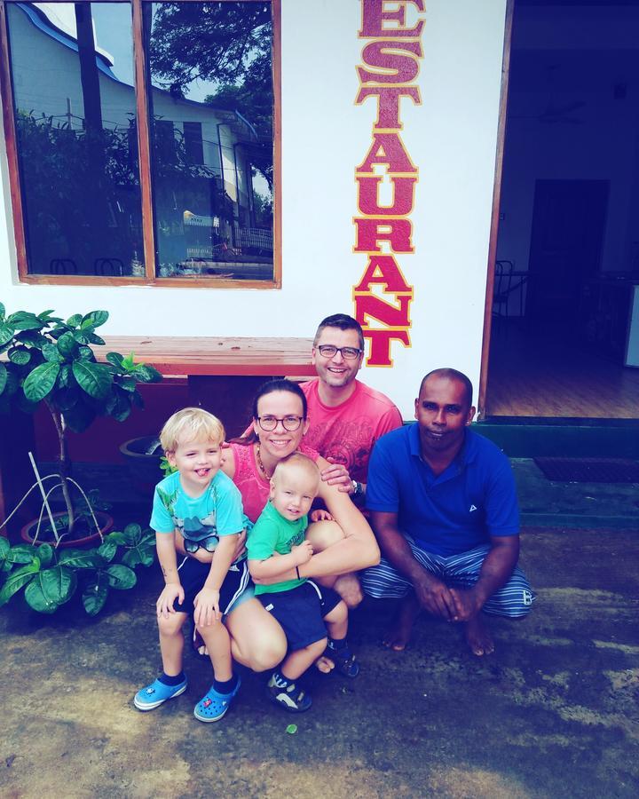 Hotel Athina & Restaurant Chilaw Esterno foto