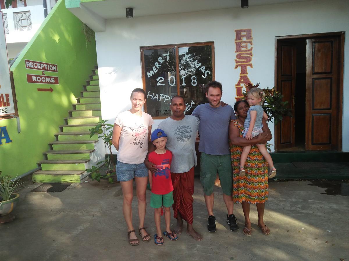 Hotel Athina & Restaurant Chilaw Esterno foto